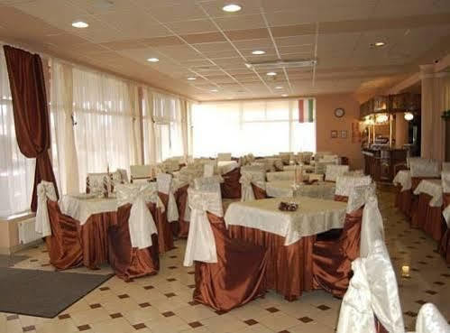 Panorama Hotel Bekescsaba Buitenkant foto